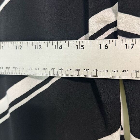 NWT Adrianna Papell Chevron Stripe Blouse M Black White 3/4 Sleeve Work Top - Picture 9 of 10